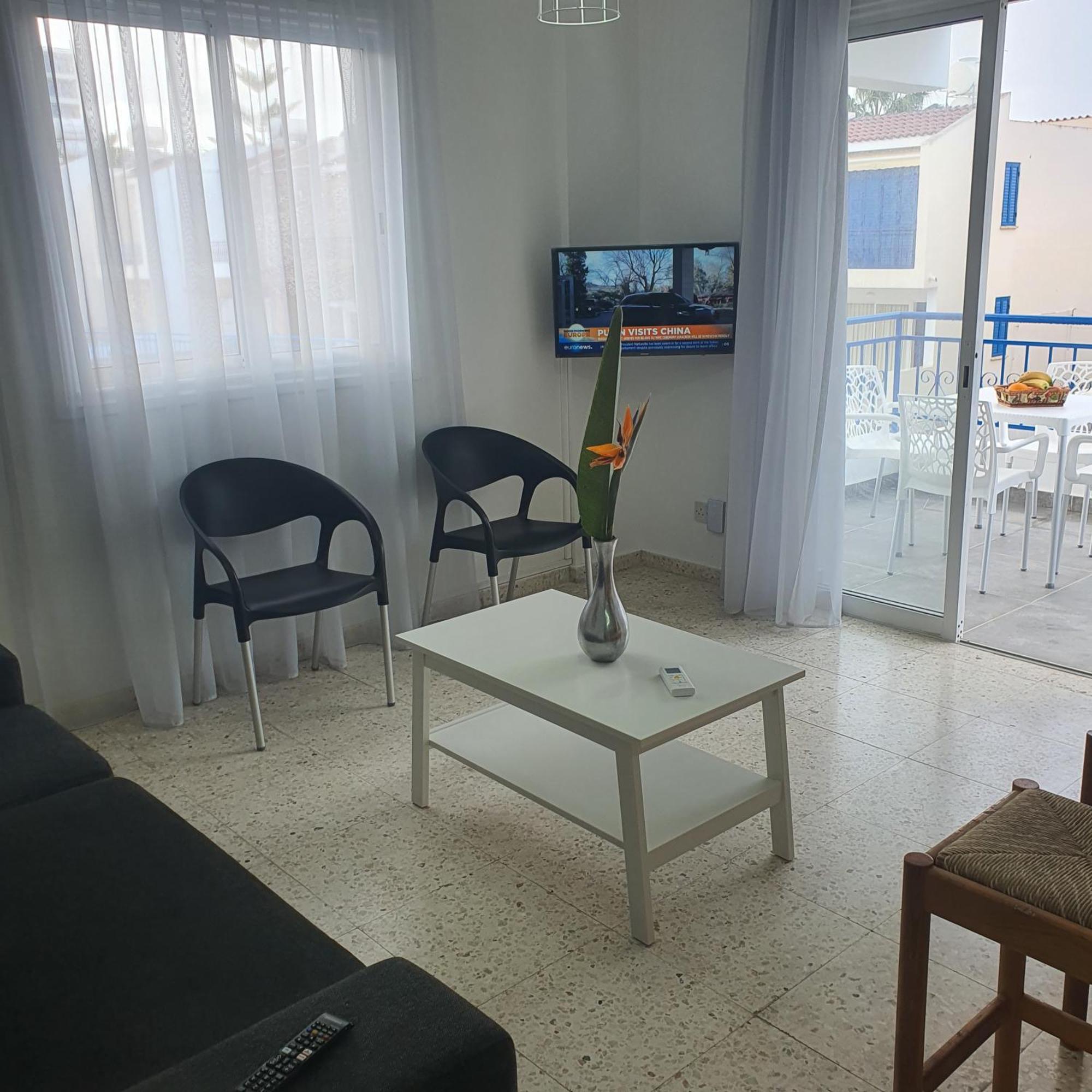 G&E Harbour Apartments Latchi Dış mekan fotoğraf